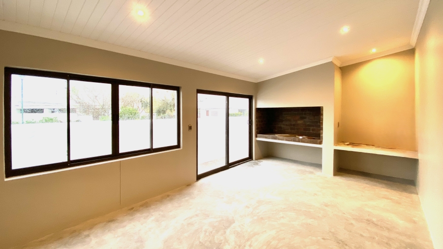 2 Bedroom Property for Sale in Laaiplek Western Cape